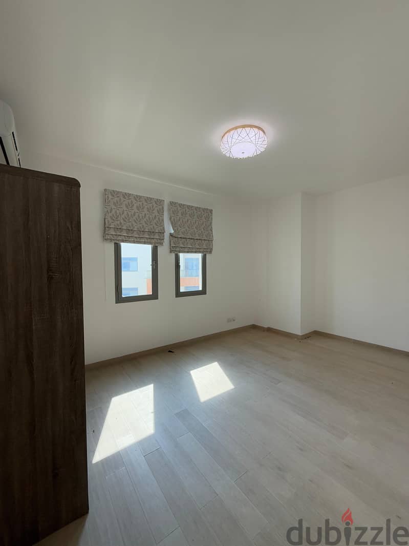 شقة للإيجار في قلب السيف Apartment for rent in the heart of Seef 9