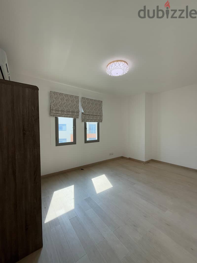 شقة للإيجار في قلب السيف Apartment for rent in the heart of Seef 7