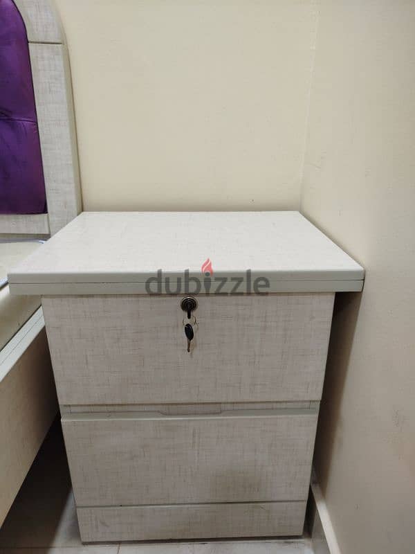 studio furniture available in good condition 4