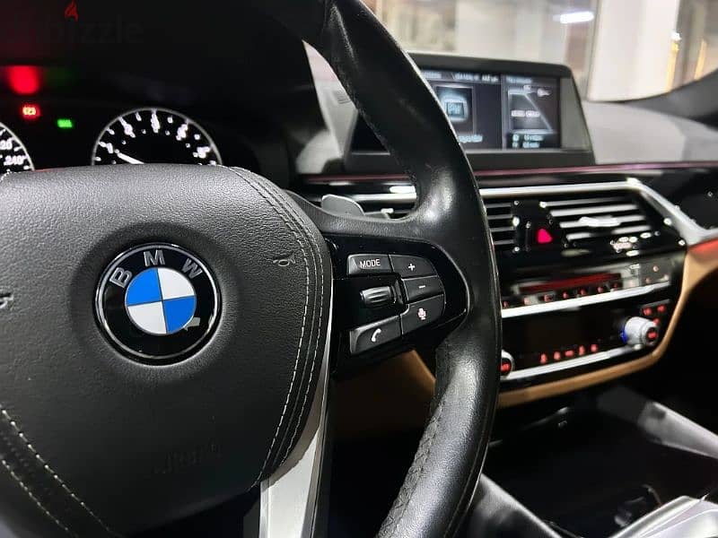 BMW 530i Sport Line 2018 Agent history 4 Cylinders 2.0L TC Full option 7