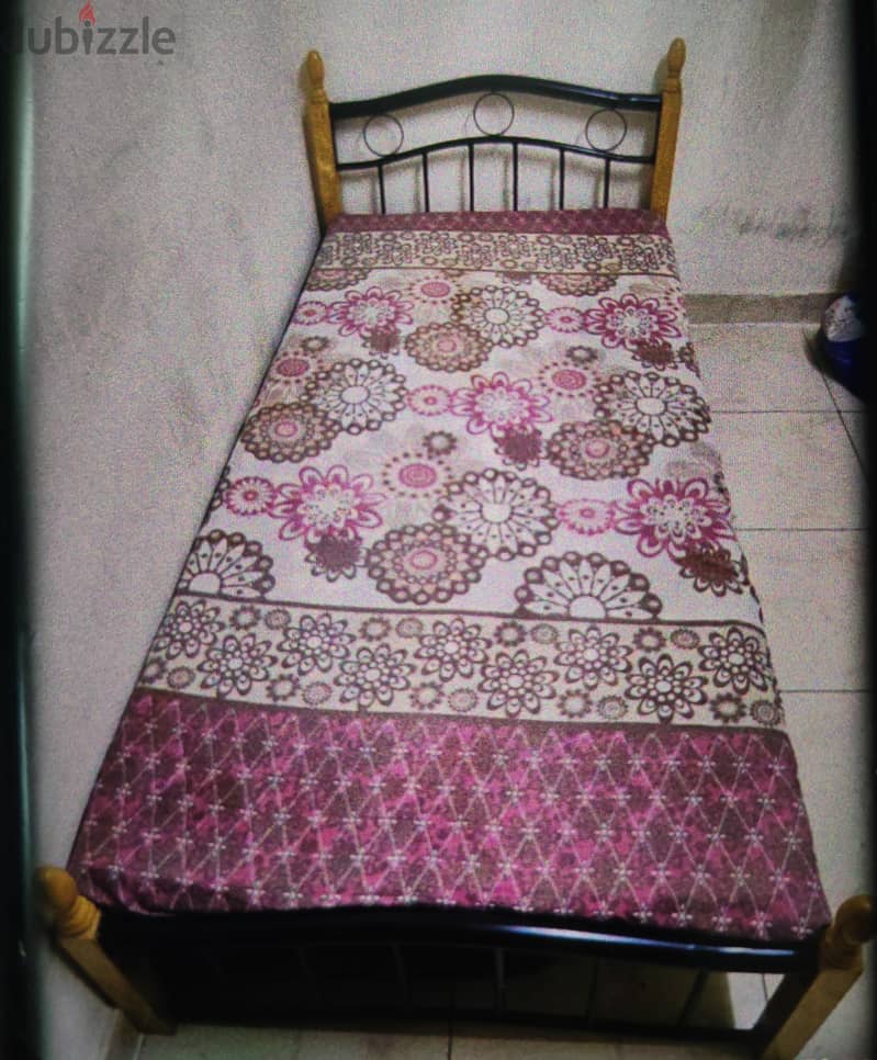 Single bed with mattress 0