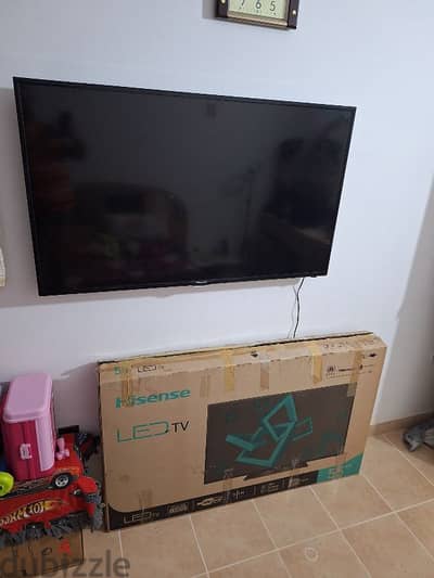 Hisense (NOT SMART) 55 inches LED TV slim frame Ultra HD