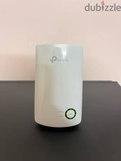 300Mbps WI-Fl Range Extender Free Delivery