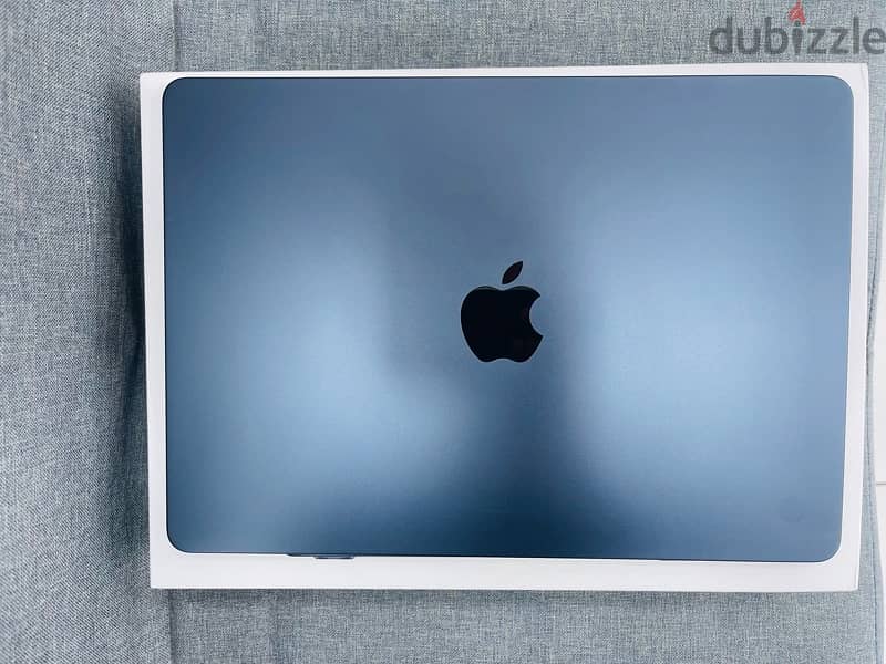 Used MacBook Air M3 13inch 256GB 6