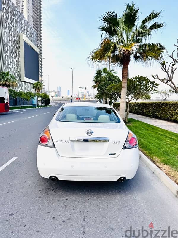 Nissan Altima - 2011 - Excellent Condition 10