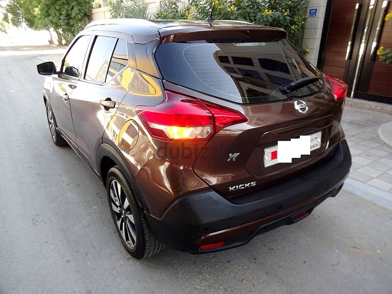 Nissan Kicks 1.5 L 2018 Brown Well Maintained Urgent Sale 4