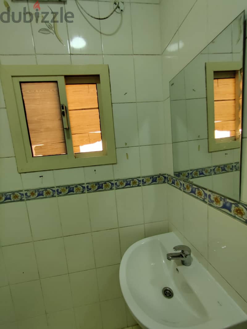 للإيجار منزل صغير في الديه. . . For rent a small house in Daih 2