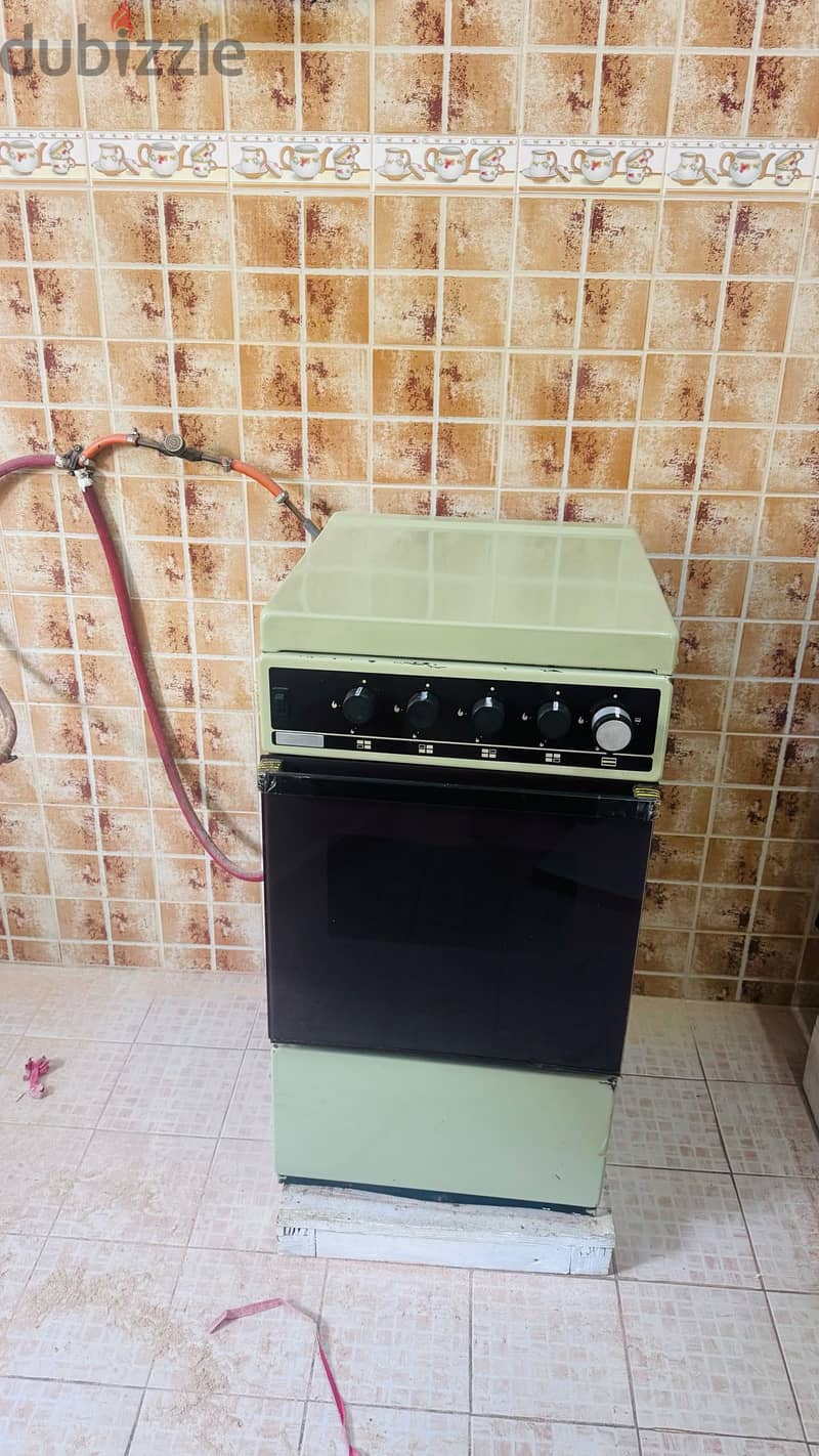 4 Burner cooker with Gas Oven 2