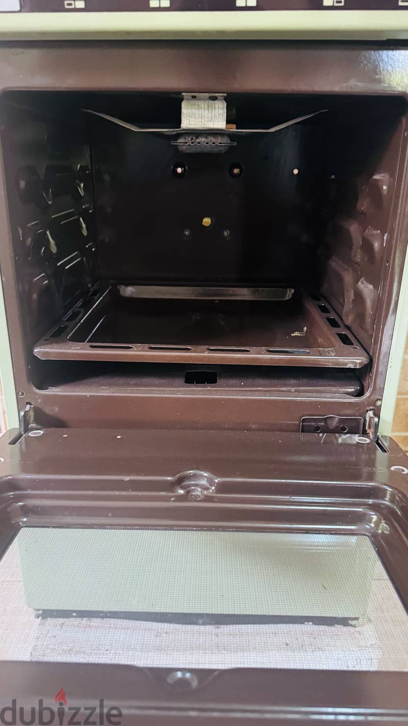 4 Burner cooker with Gas Oven 3