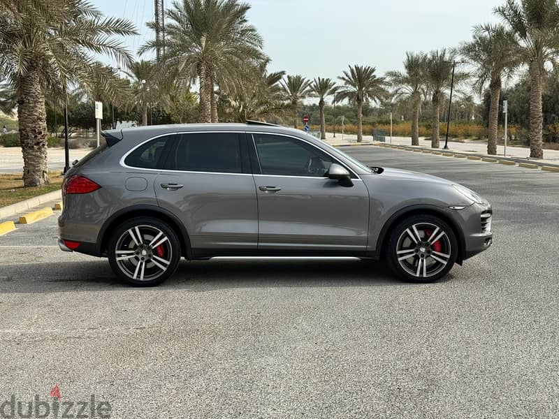 Porsche Cayenne 2011 grey 3