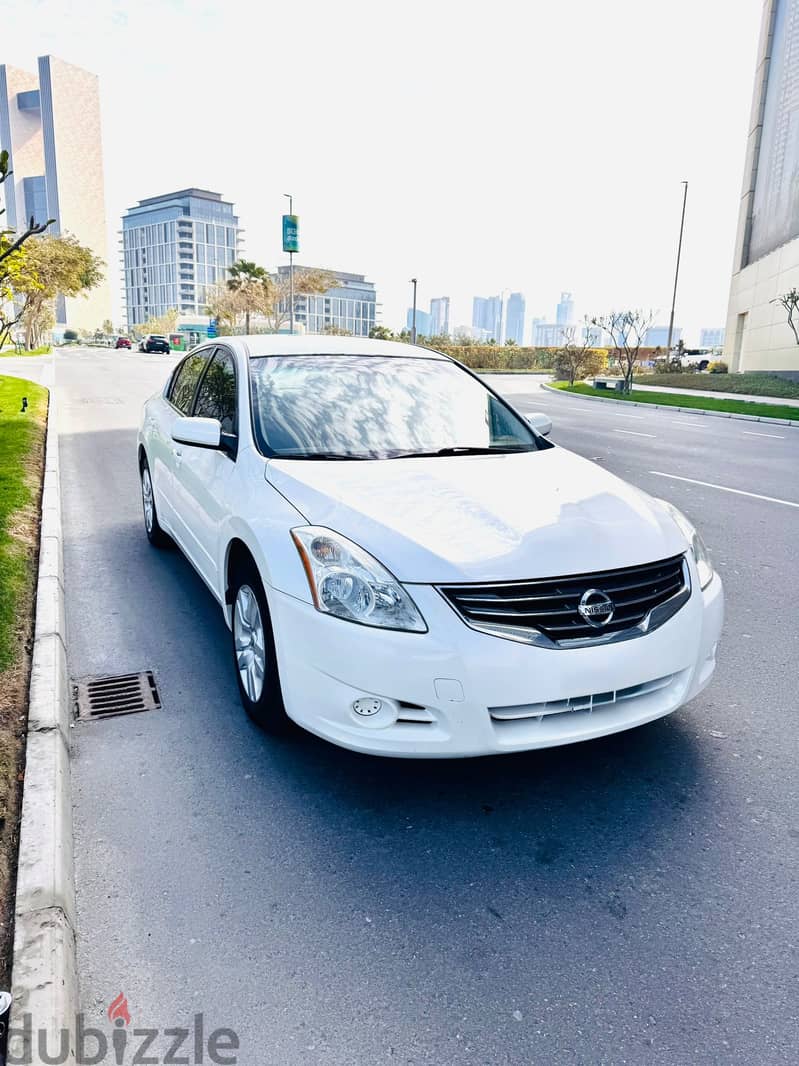 Nissan Altima 2011 V4 WHITE 155000 1