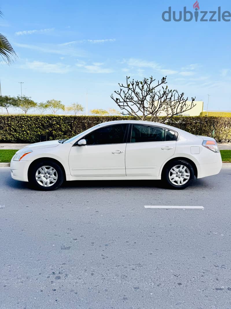 Nissan Altima 2011 V4 WHITE 155000 3