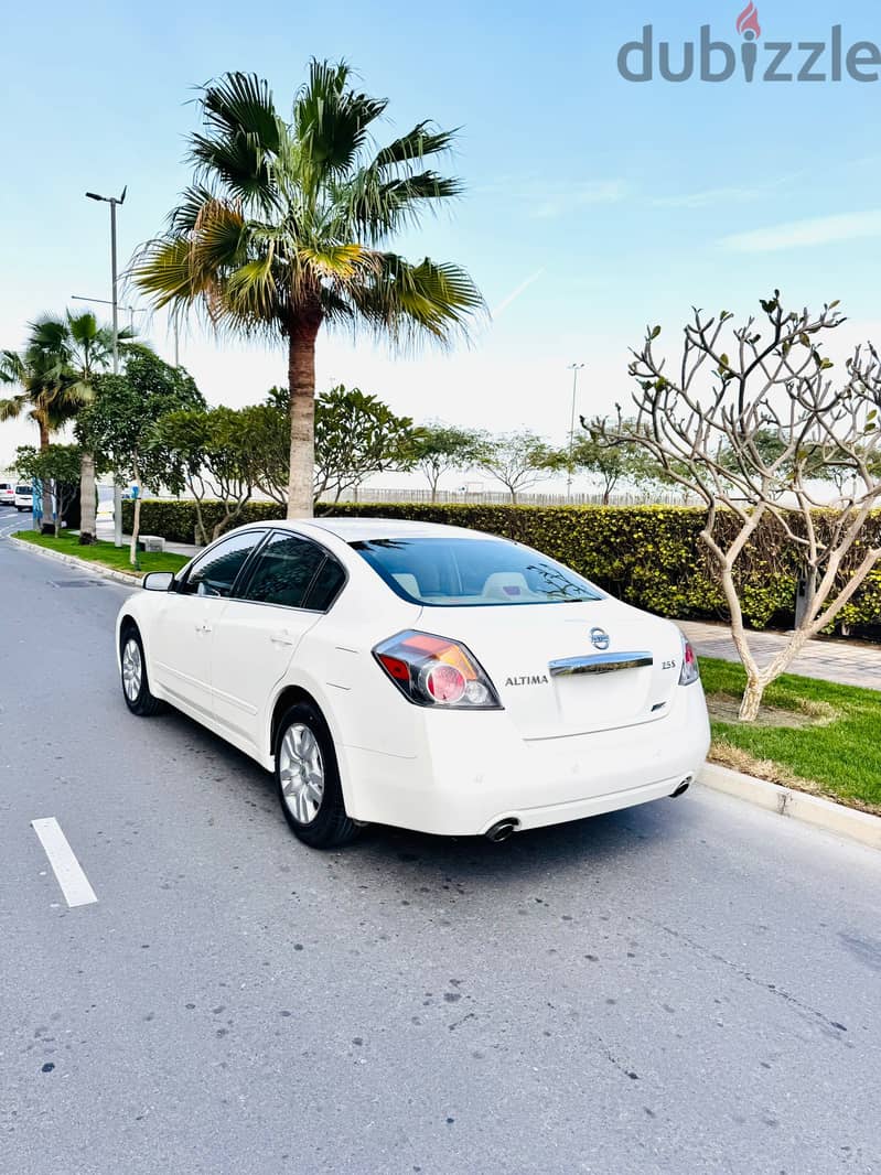 Nissan Altima 2011 V4 WHITE 155000 4