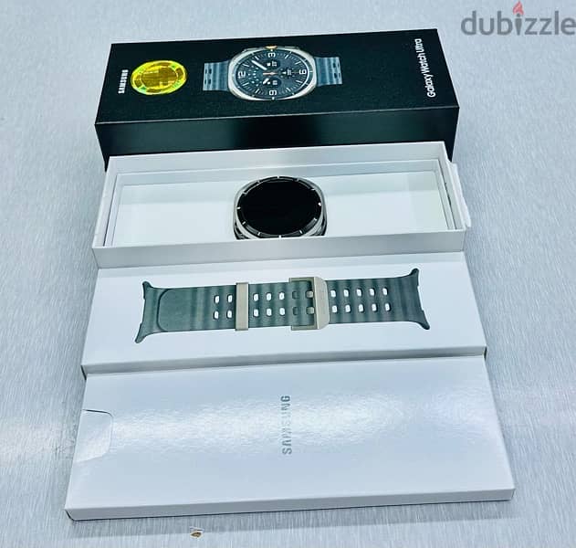 Samsung Galaxy watch ultra titanium Silver 47mm LTE only Box open 1