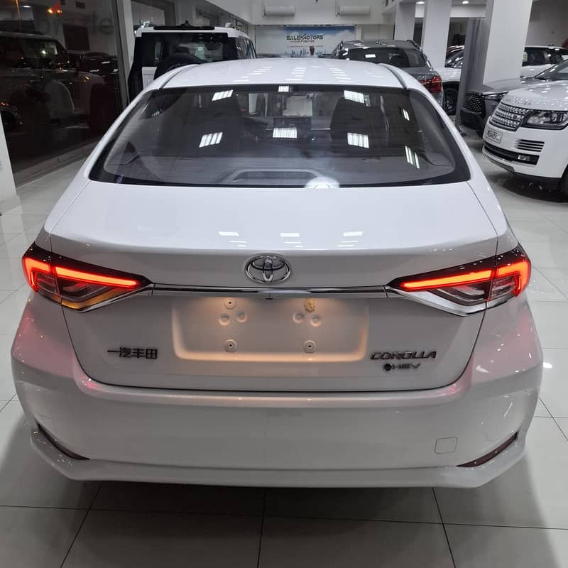 Toyota Corolla 1.8L Hybrid 2024 4