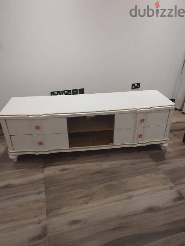 White tv stand 0