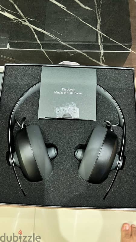 Nuraphone over the ear headphone - like new 1