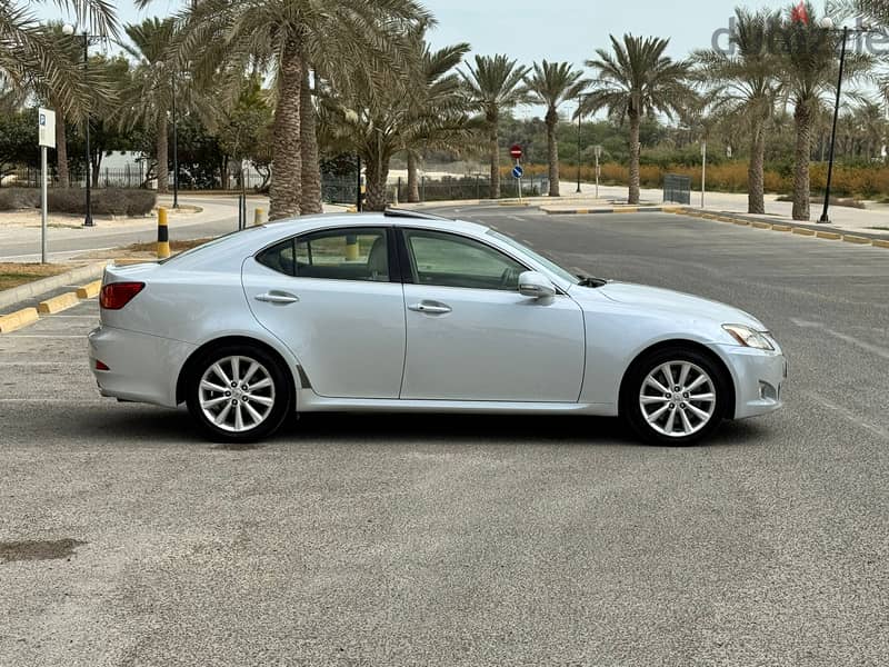 Lexus IS 300 2010 blue 2