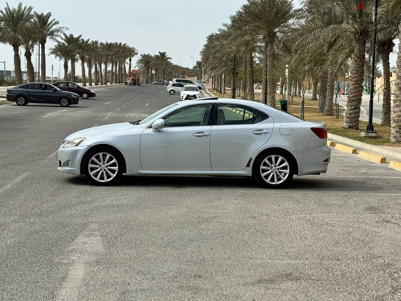 Lexus IS 300 2010 blue 3