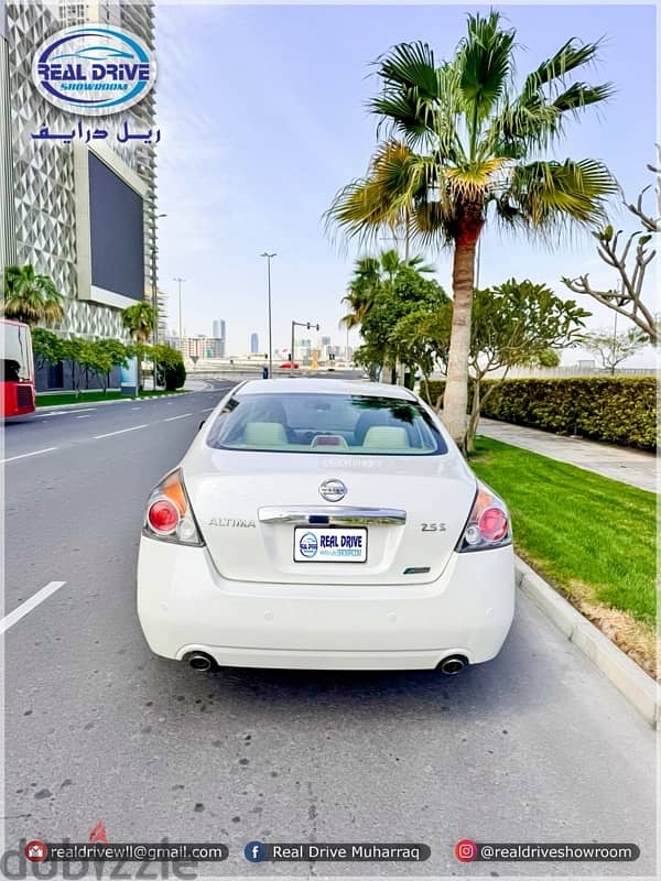 Nissan Altima 2011 (2.5 White ) CLEAN CAR 5