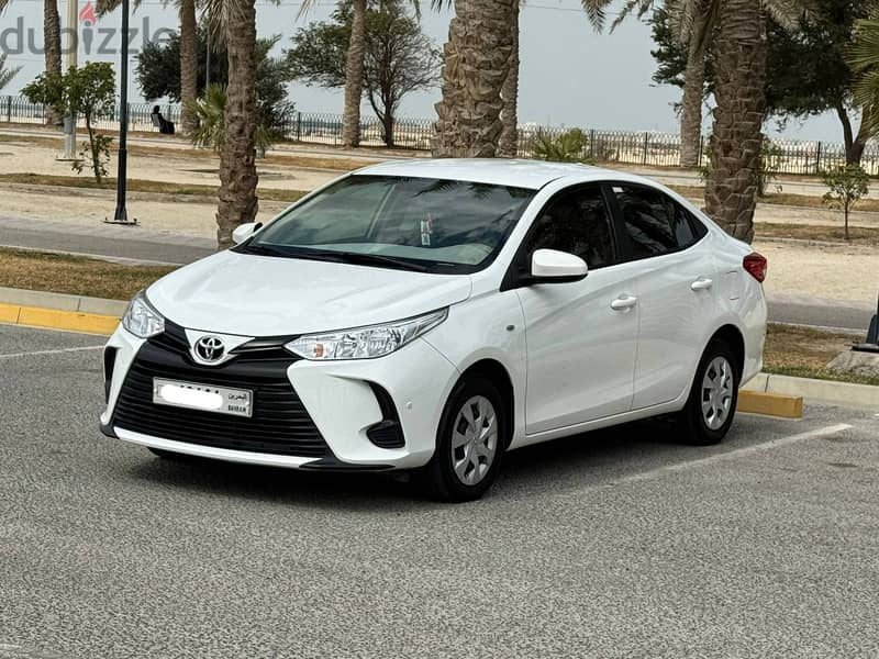 Toyota Yaris 2022 white 1