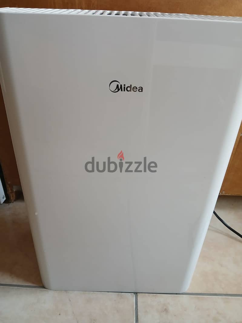 Midea Air Purifier 35bd in excellent condition 0