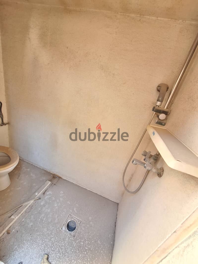 Disposable washroom for sale good condition 2