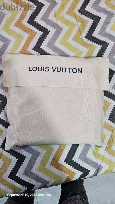 lv bag for exchange to s24 ultra or s25 ultra 3