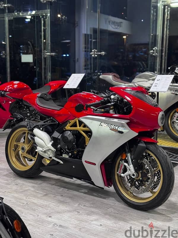 MV Agusta Superveloce 2021 1