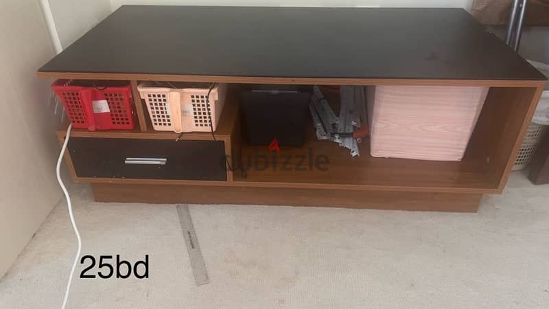 Centre table and chest off drawers 0