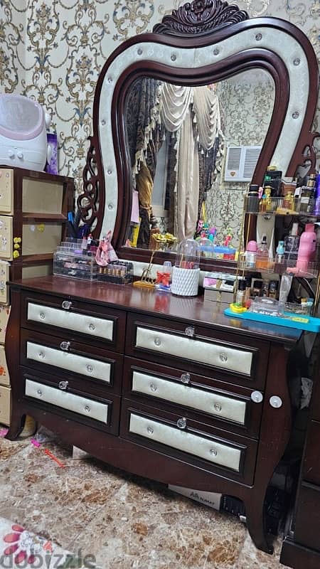 dressing table for sale 0