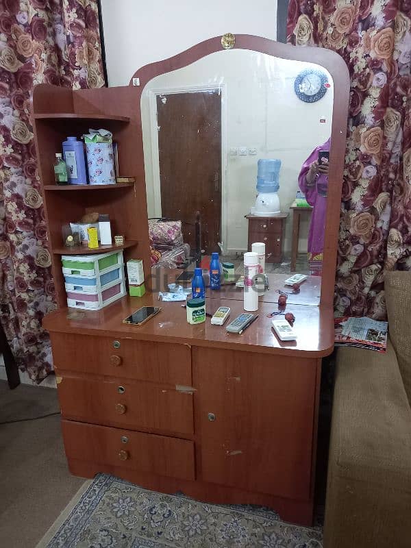 dressing table 4