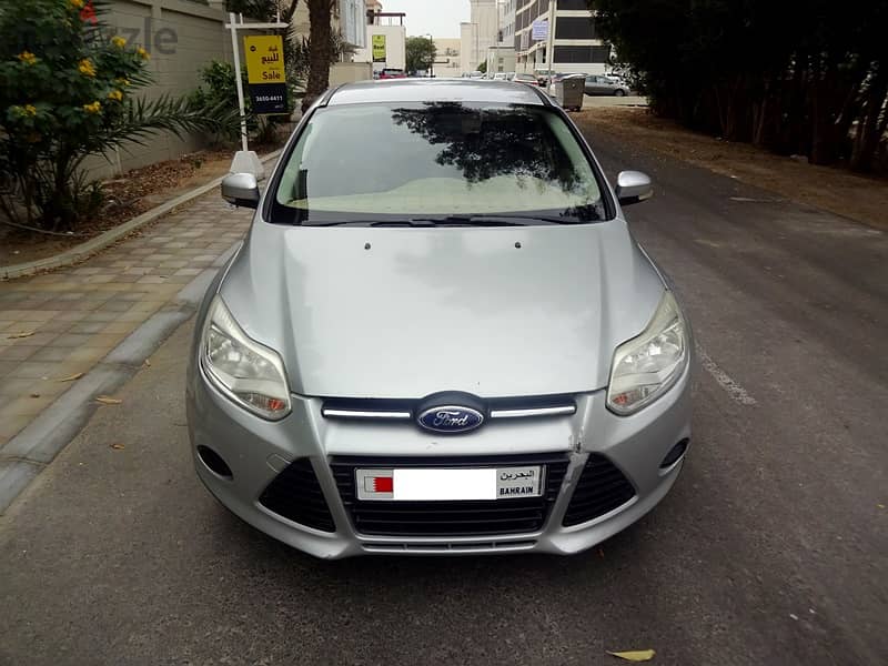 Ford Focus 1.6 L 2012 Silver Well Maintaned Urgent Sale 1