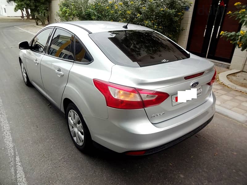 Ford Focus 1.6 L 2012 Silver Well Maintaned Urgent Sale 3