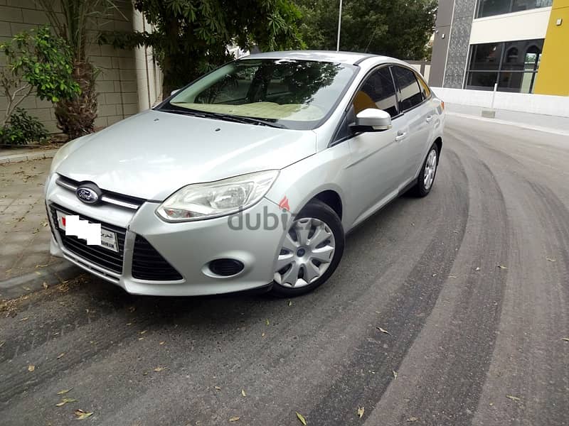 Ford Focus 1.6 L 2012 Silver Well Maintaned Urgent Sale 9