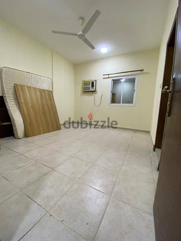 2 bedroom apartment for rent in Al Qudaybiyah including electricity 2