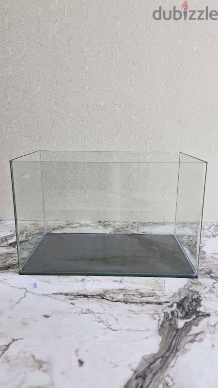 للبيع حوض سمك زينة جديد سعر مخفض For sale a new decorative aquarium, r 0