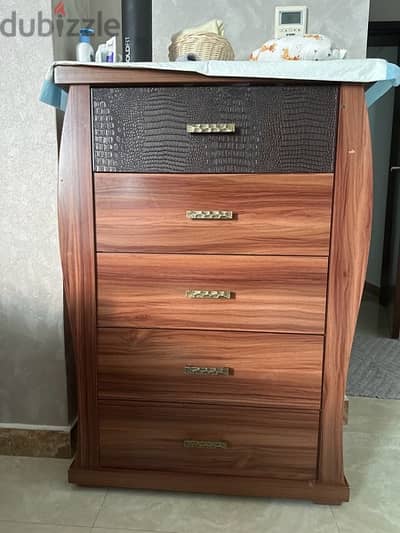 excellent chest of drawers for sale