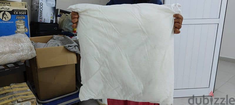 Large white polyester pillow 3