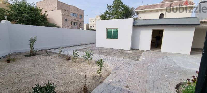 for  rent  3 bedrooms  villa in HamaD Town 5