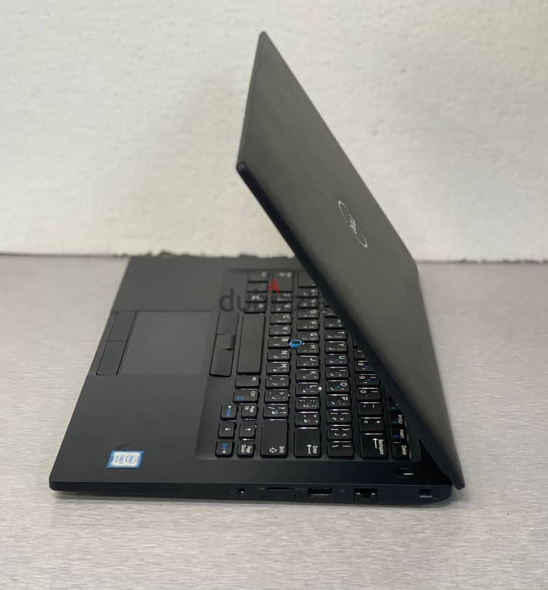 Dell Core i7 7th Generation 16GB RAM 512GB SSD 14"Full HD Display 3