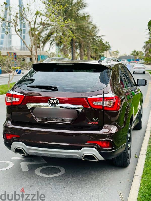 BYD S7 (Compact SUV) Year-2017.1 year Passing & insura till March-2026 2