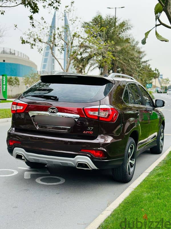 BYD S7 (Compact SUV) Year-2017.1 year Passing & insura till March-2026 3