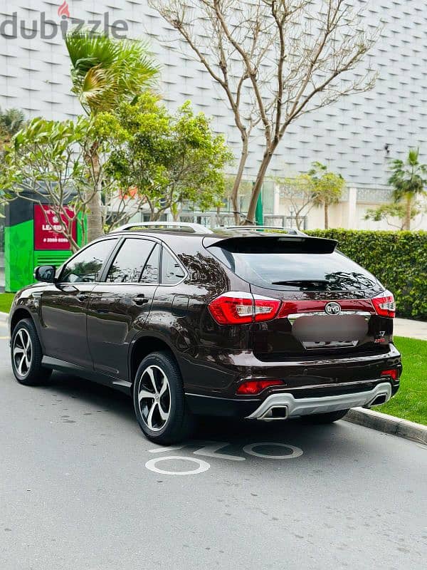 BYD S7 (Compact SUV) Year-2017.1 year Passing & insura till March-2026 7