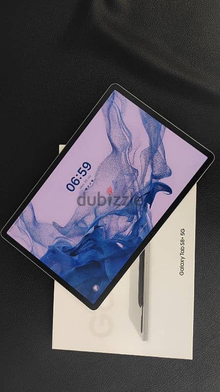 Samsung tab S8 plus wifi with cellular 5g new condition box with pen 1