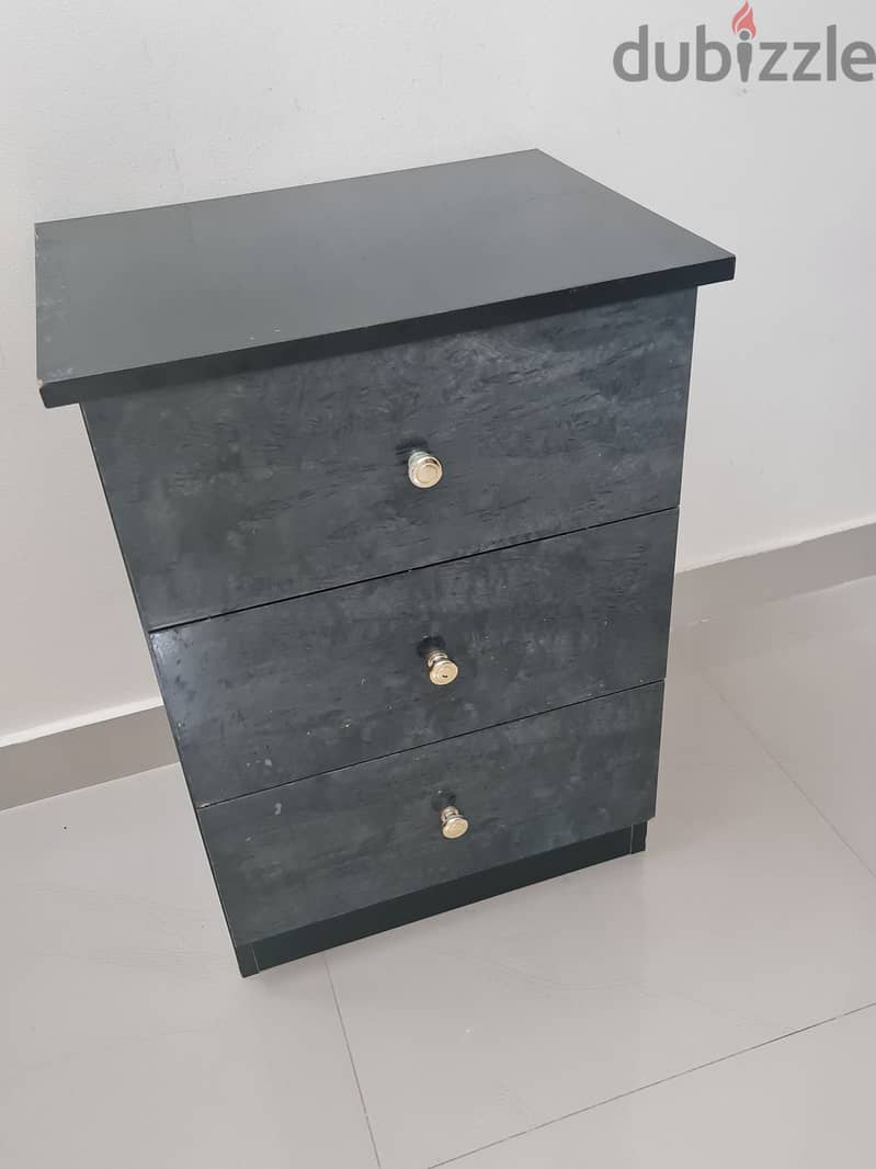 3 chest drawer for sale only 5BD 1