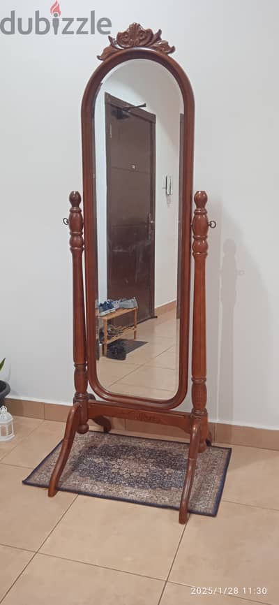 Standing mirror