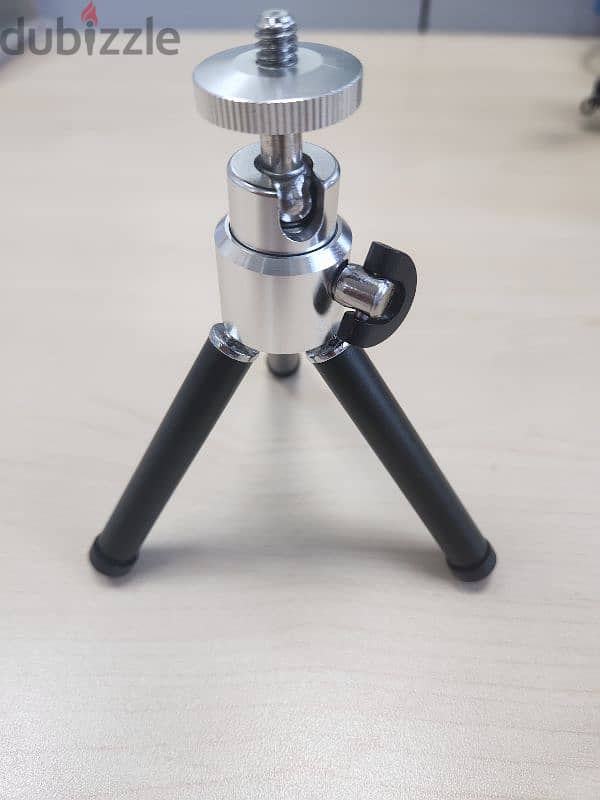 Tripod Stand 4