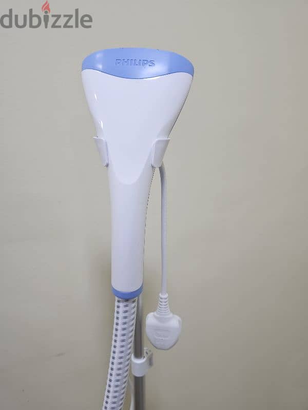 Philips 1000 Series Garment Steamer 1