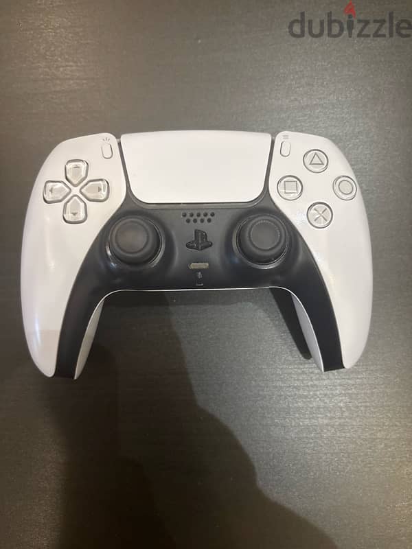 PlayStation 5 controller clean not used a lot 0